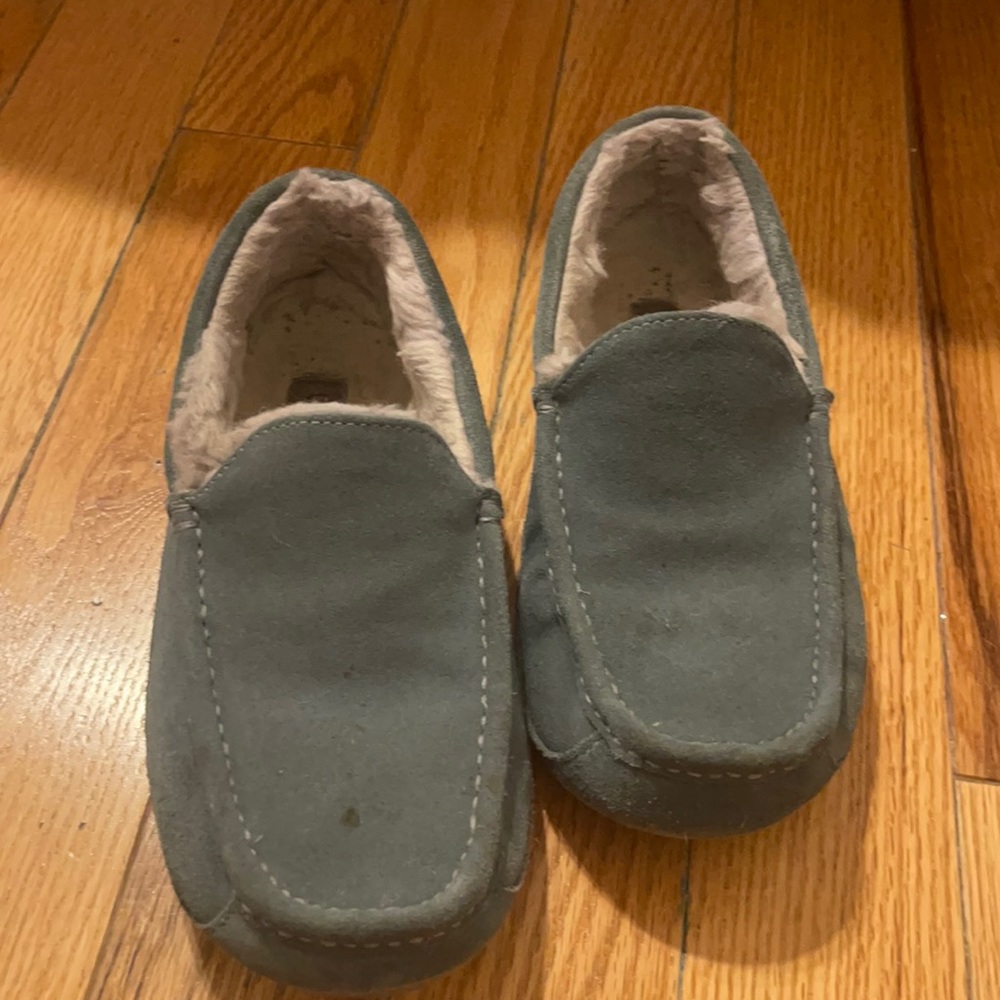 Ugg’s slides